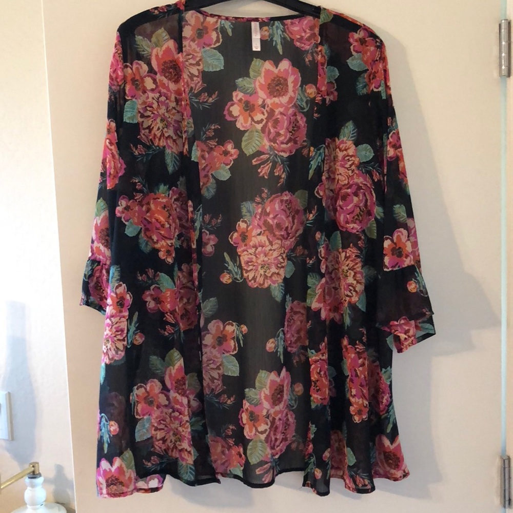 Gorgeous short sleeved kimono